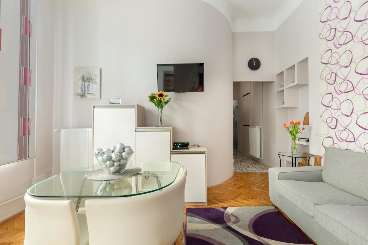 Balaton Apartment Central บูดาเปสต์ ภายนอก รูปภาพ